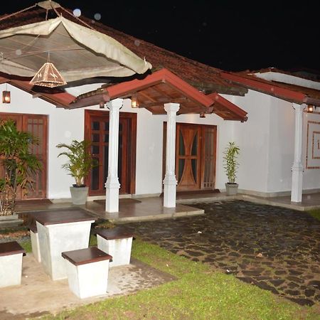 Finlanka Guest Bed & Breakfast Galle Exterior photo